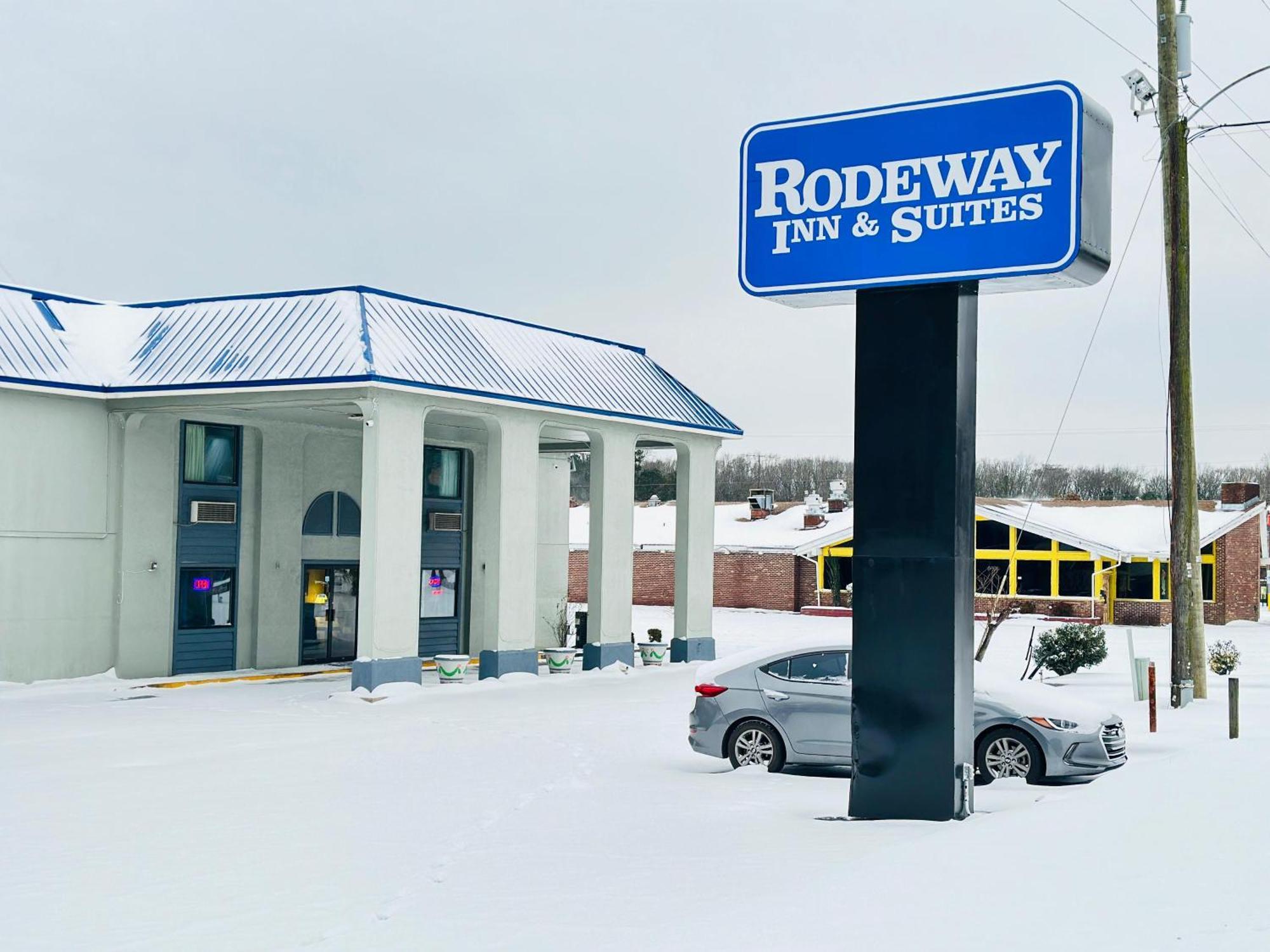 Rodeway Inn & Suites Plymouth Hwy 64 Екстериор снимка