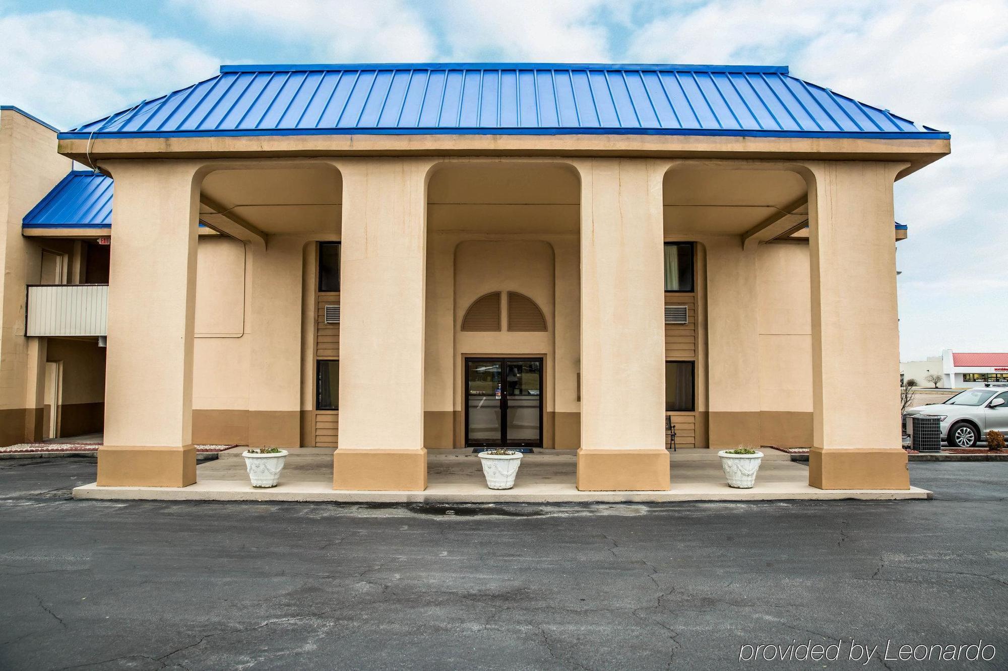 Rodeway Inn & Suites Plymouth Hwy 64 Екстериор снимка